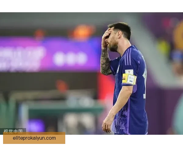 梅西在点球大战中的表现稳健，压力下依然显现出控场能力